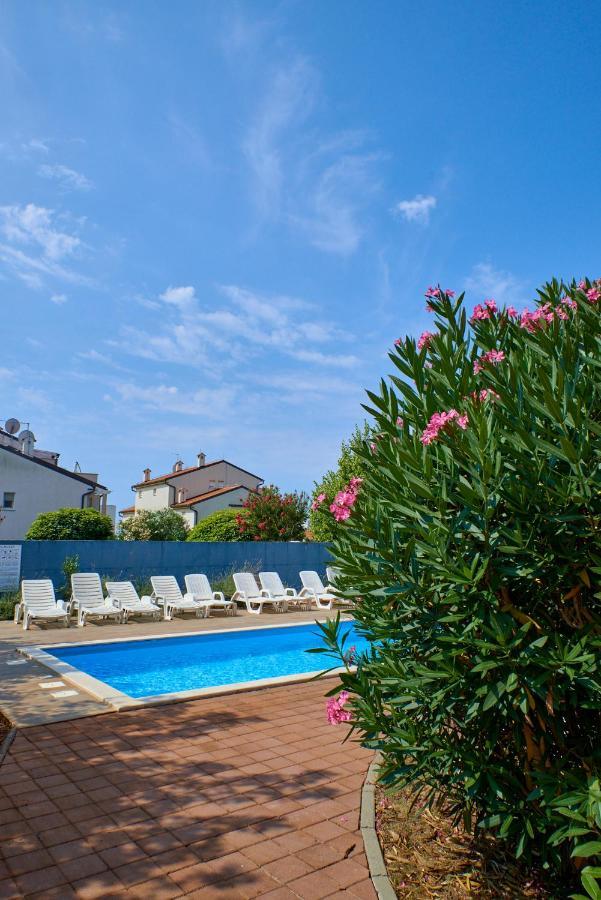 Cittanova Boutique Apartment Con Piscina Novigrad  Luaran gambar