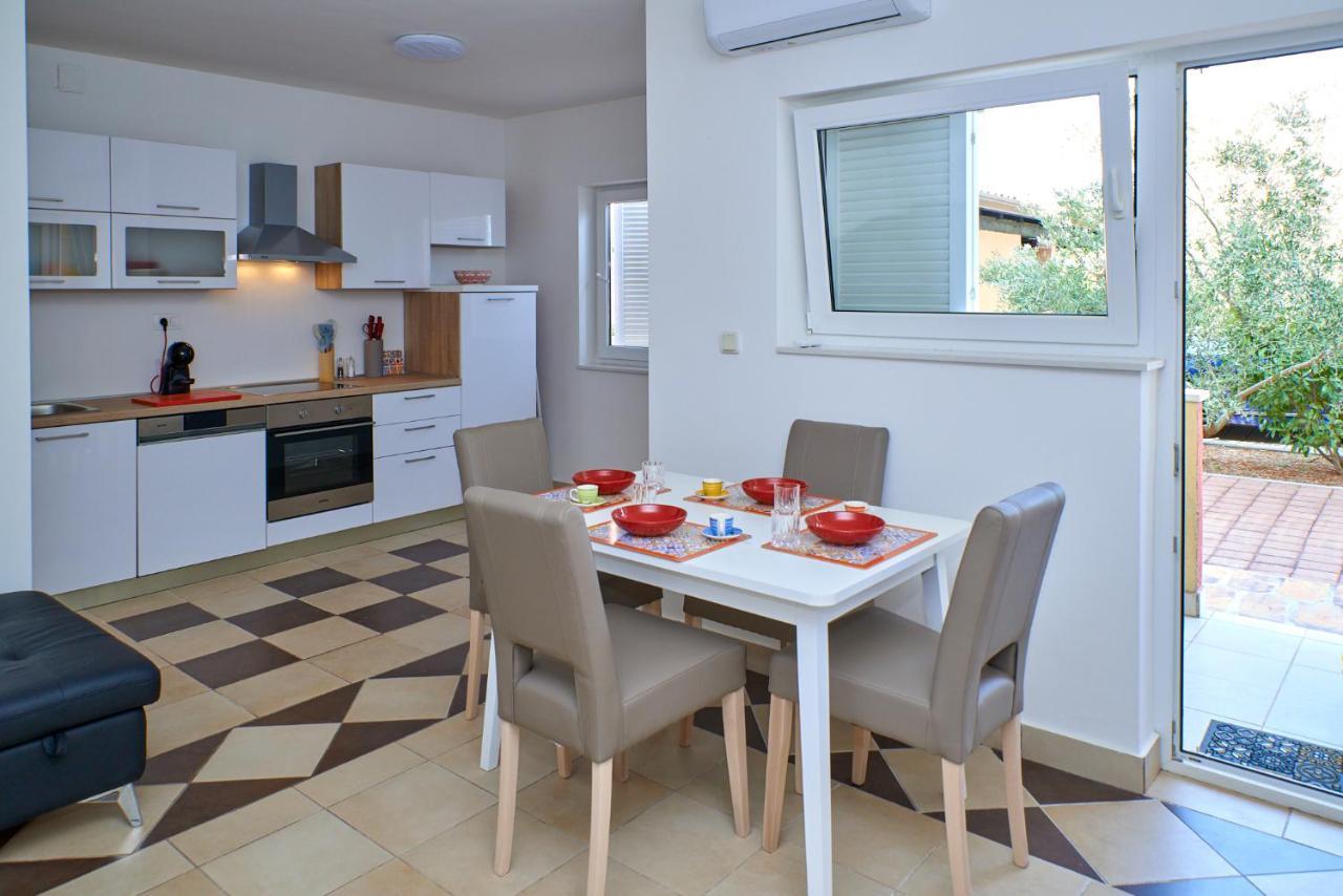 Cittanova Boutique Apartment Con Piscina Novigrad  Luaran gambar