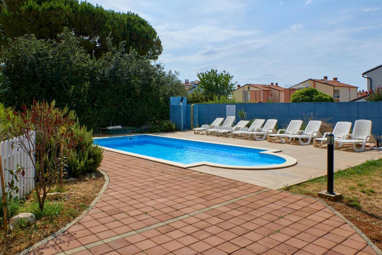 Cittanova Boutique Apartment Con Piscina Novigrad  Luaran gambar