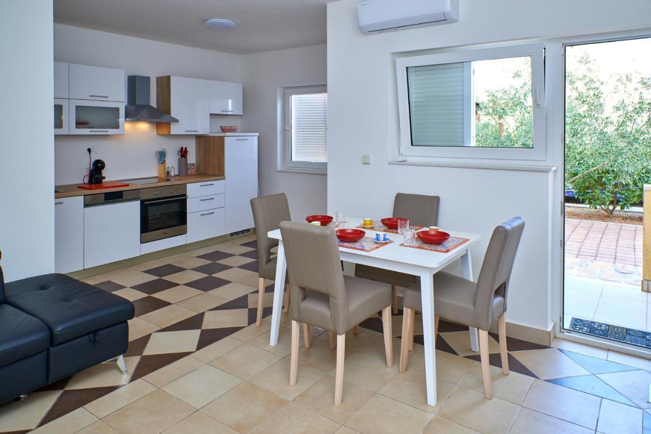 Cittanova Boutique Apartment Con Piscina Novigrad  Luaran gambar